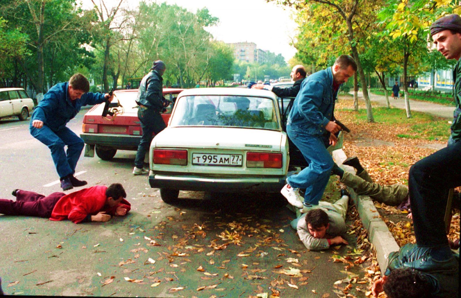 Лихие 90-е: начало эпохи бандитизма-ельцинизма в России