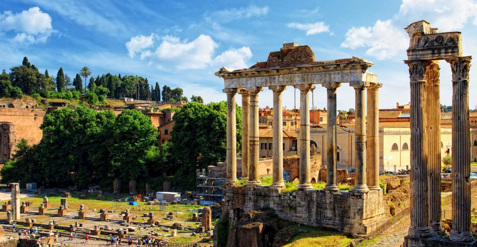 Римский Форум — Форум в центре Древнего Рима, вместе с прилегающими зданиями. Первоначально на нём размещался рынок, позже он включил в себя комиций, курию, и приобрёл политические функции…