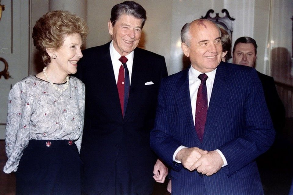 Михаил Горбачёв, Ненси и Рональд Рейган