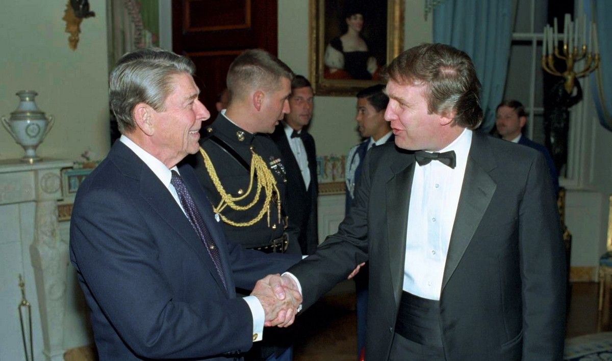 Дональд Трамп с Рональдом Рейганом в 1987 году